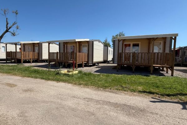 Une allée du camping