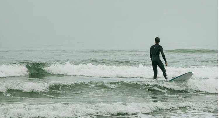 Où faire du surf dans l’Hérault : Palavas-les-Flots, Sète et Carnon